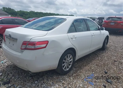 2011 Toyota Camry Xle z USA, uszkodzony, nr VIN 4T1BF3EK0BU775330